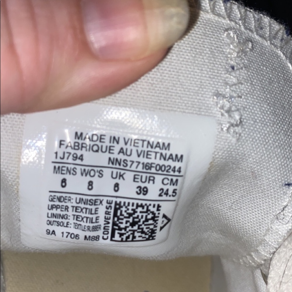 Converse - Picture 9 of 9